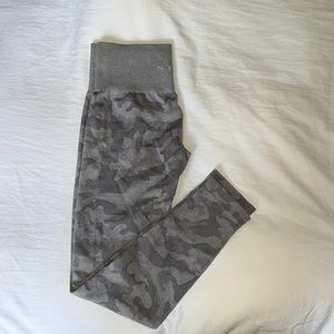 NVGTN Camo Grey Leggings, size small